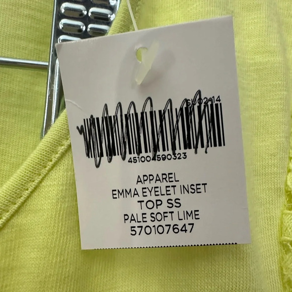 Chicos Emma Eyelet Inset Top Short Sleeve Yellow Scoop Neck Size 1 / Medium NWT - Picture 5 of 5